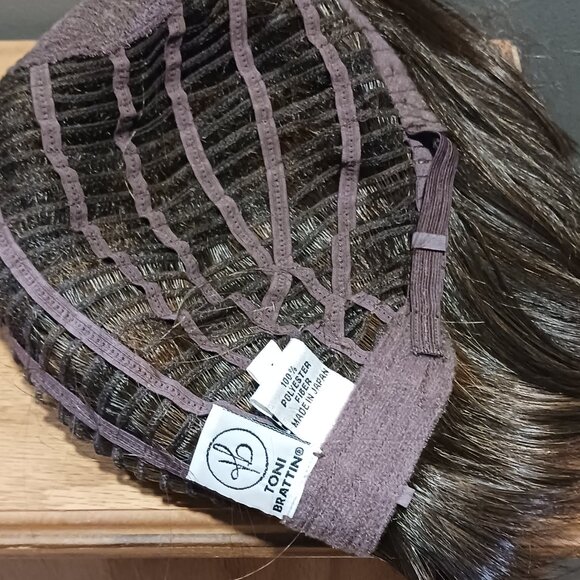 NWOT Toni Brattin Wig Medium Brown Confidence Plus Cap - Picture 3 of 3